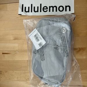 Lululemon Everywhere Belt Bag - Seal Grey NWT